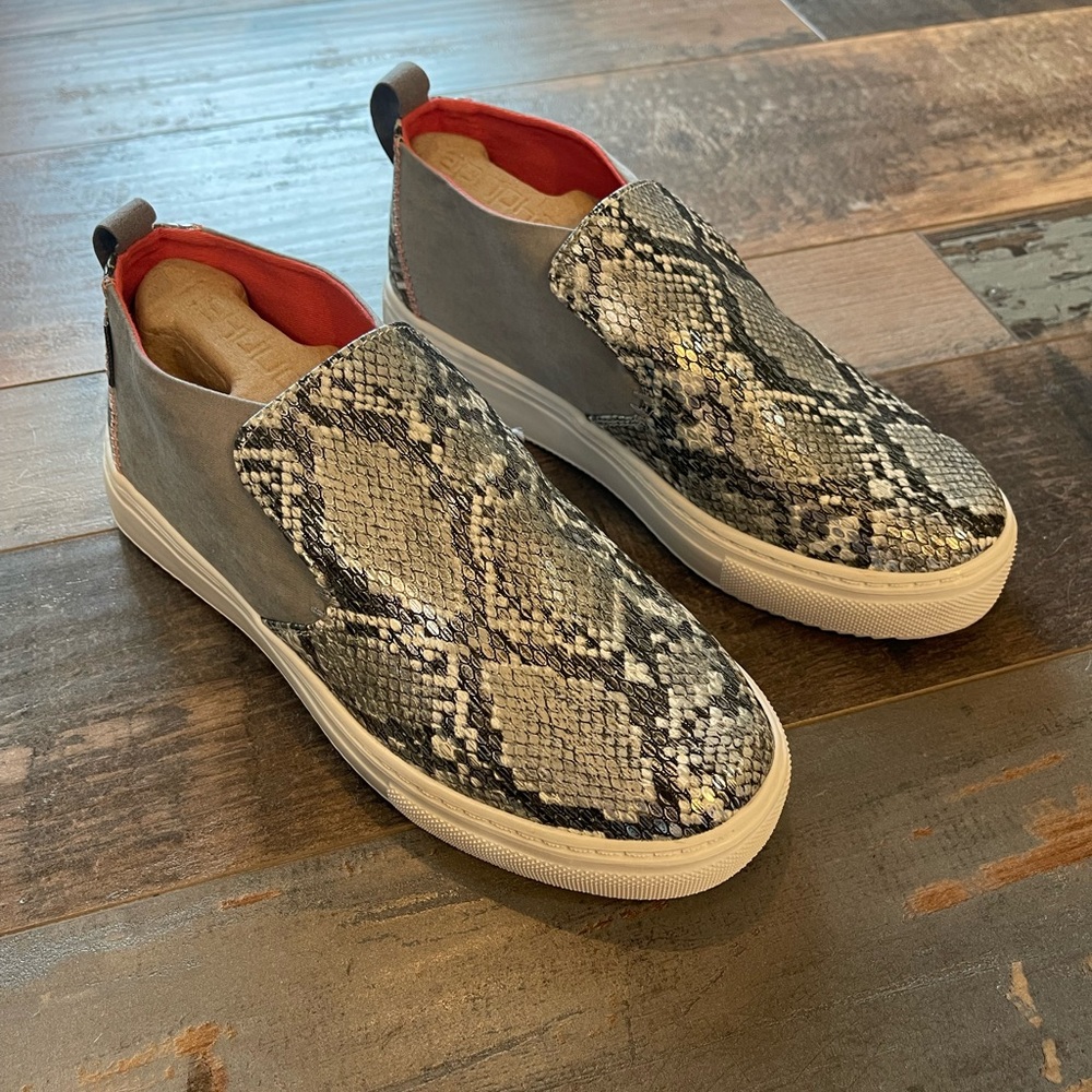 NWT Hey Dude Snake Grey Casual Slip-Ons